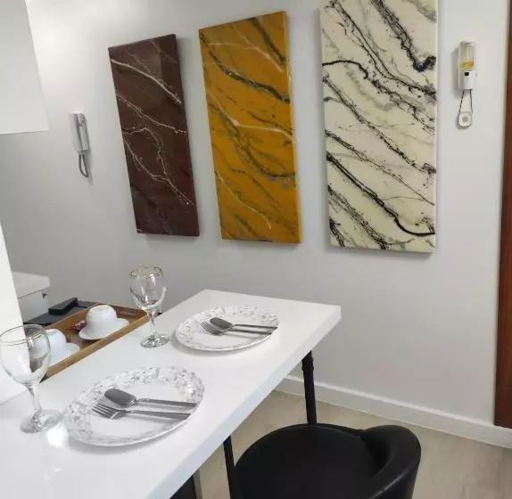 ユースホステル Azure North Condominium Pampanga By Monette