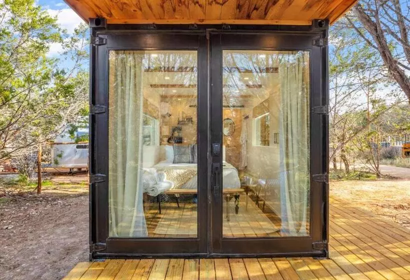 Hotelli Cedar Haus