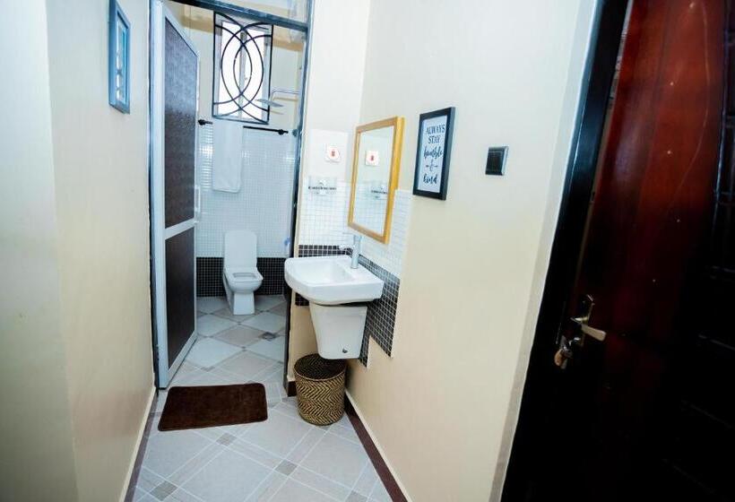 هتل Kilimanjaro Home Of Travelers