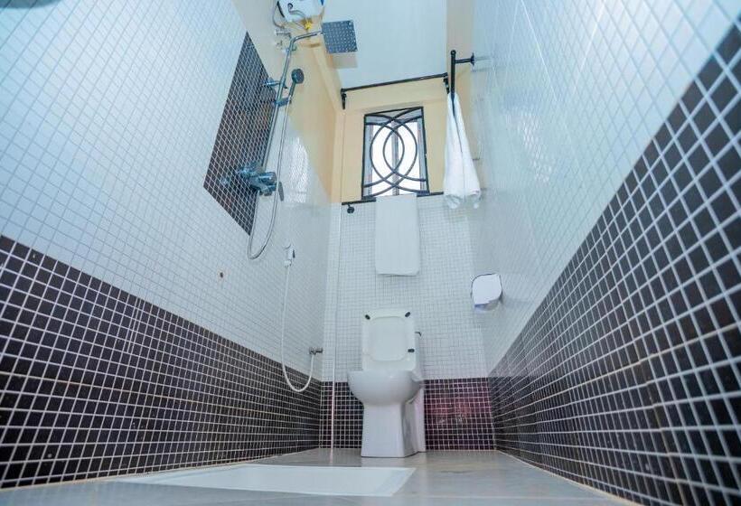 هتل Kilimanjaro Home Of Travelers