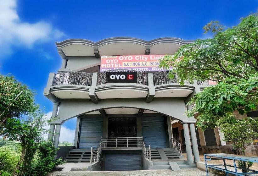 호텔 Oyo City Light