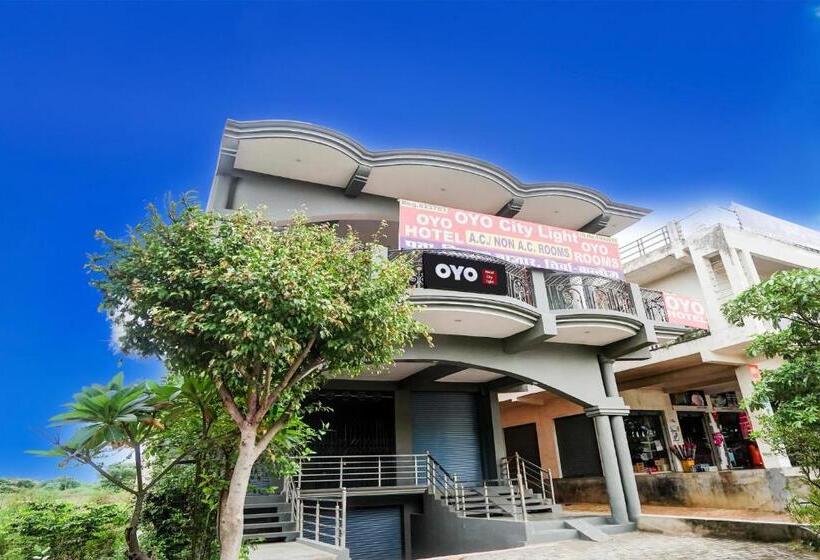 호텔 Oyo City Light