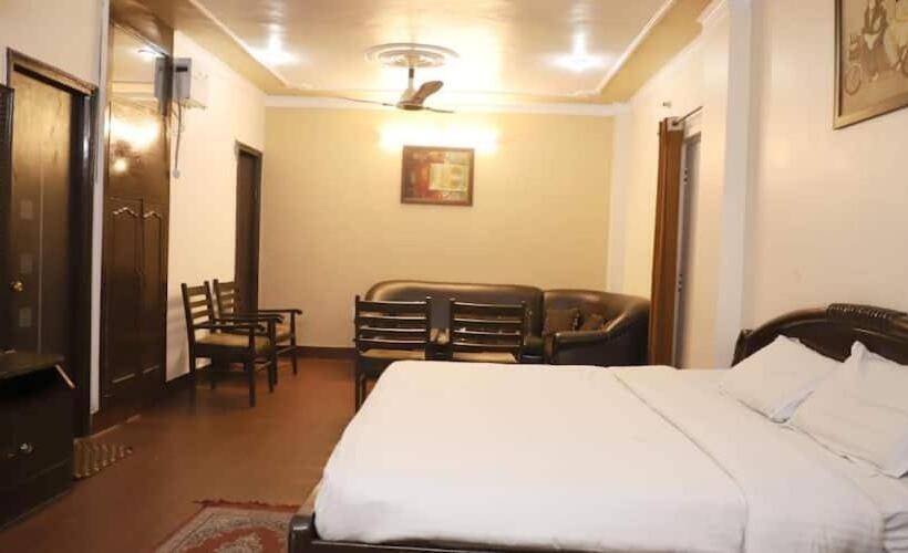 فندق Rohit Residency