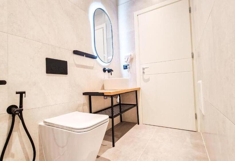 ホテル Sunset Shoreline Saranda   Sea View   Free Private Parking   Pool