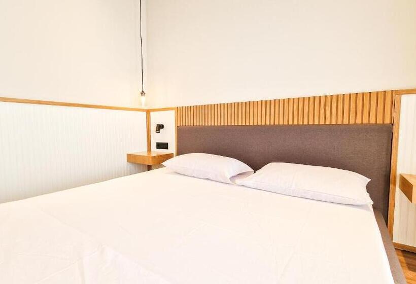 ホテル Sunset Shoreline Saranda   Sea View   Free Private Parking   Pool