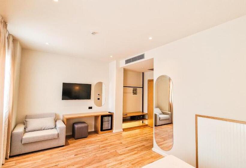 ホテル Sunset Shoreline Saranda   Sea View   Free Private Parking   Pool