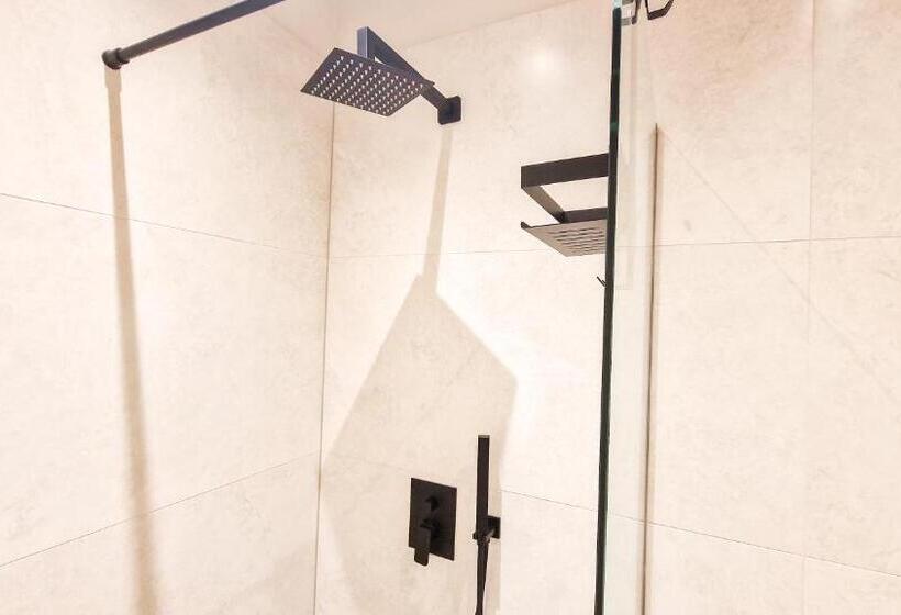 ホテル Sunset Shoreline Saranda   Sea View   Free Private Parking   Pool