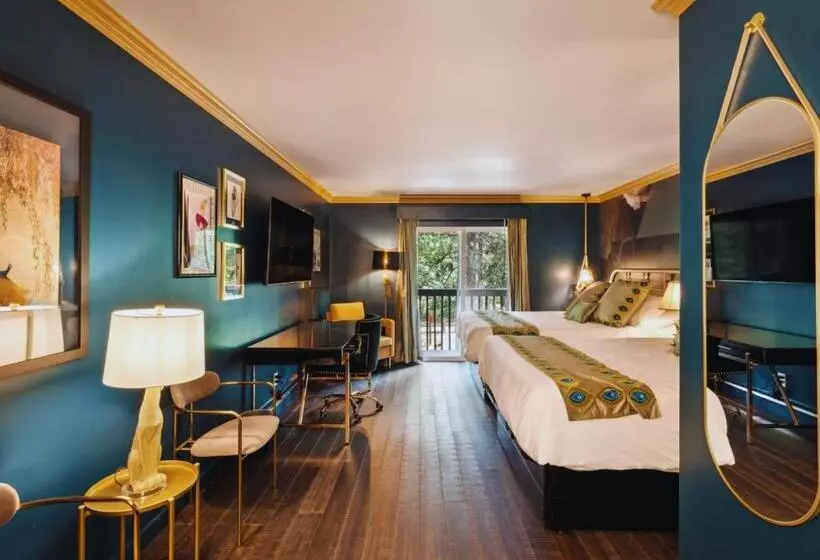 Hotelli The Fainting Couch Boutique