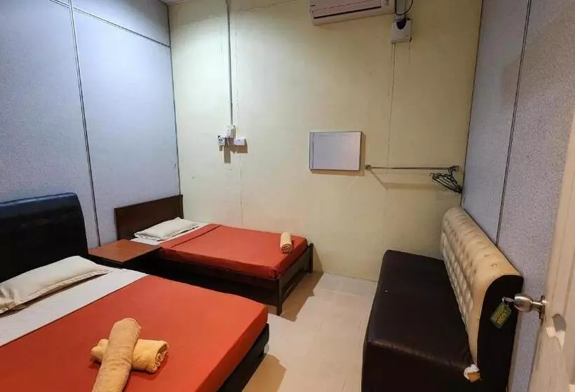 Motelli Lagenda Resthouse Cenang Beach