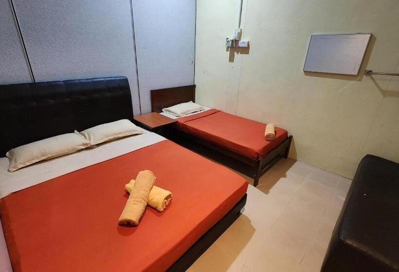 מוטל Lagenda Resthouse Cenang Beach