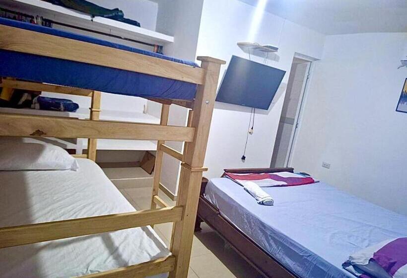 פנסיון Hostal Mi Casita