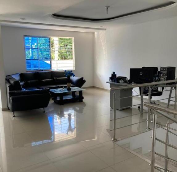 פנסיון Hostal Mi Casita