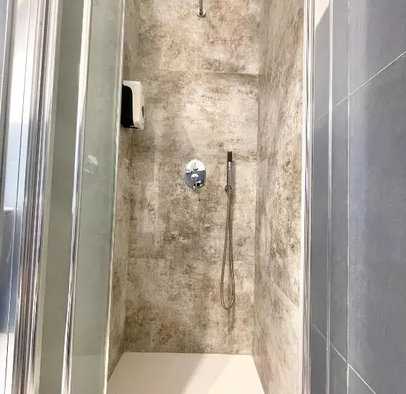 پانسیون Suites 167