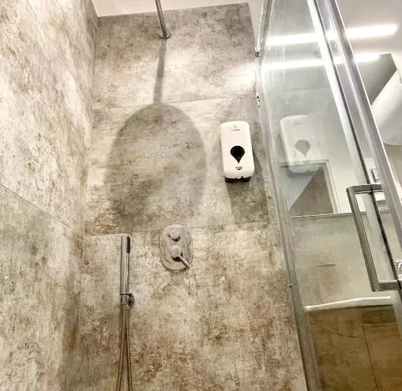 پانسیون Suites 167