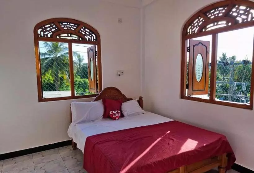 ペンション Vistara Trinco Guest House