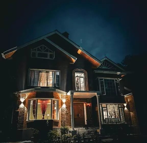 ペンション Zabarwan Peaks Guesthouse