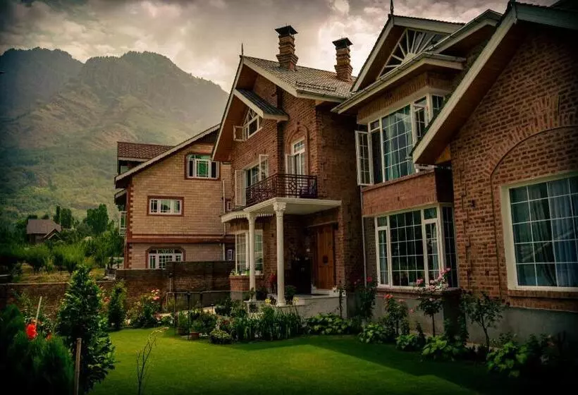 ペンション Zabarwan Peaks Guesthouse