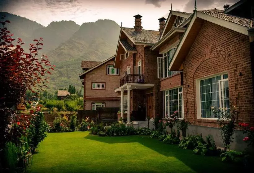 ペンション Zabarwan Peaks Guesthouse