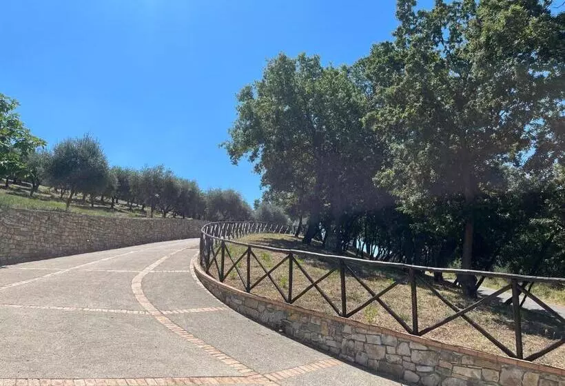 Aamiaismajoitus (B&B) Tenuta Raimo