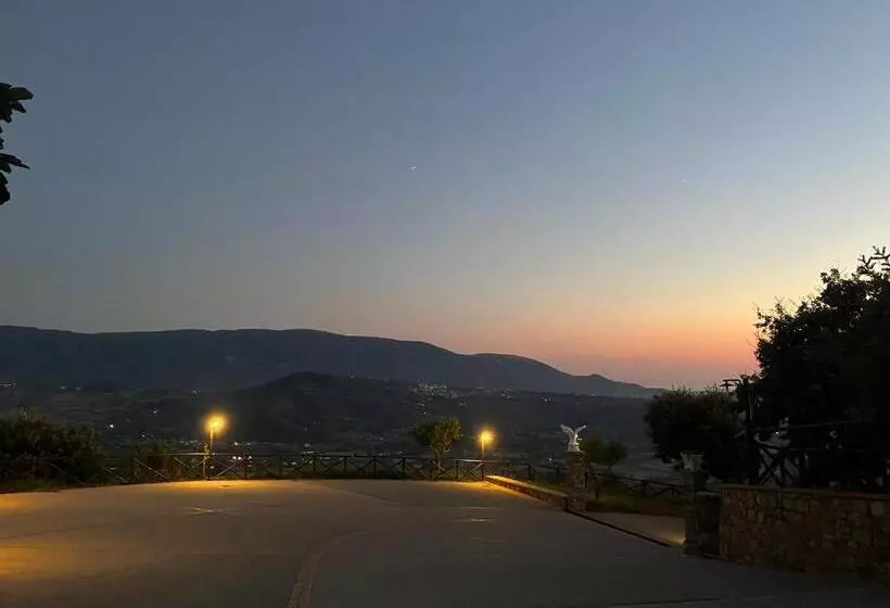 Aamiaismajoitus (B&B) Tenuta Raimo