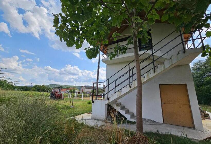 Hotel конна база югла