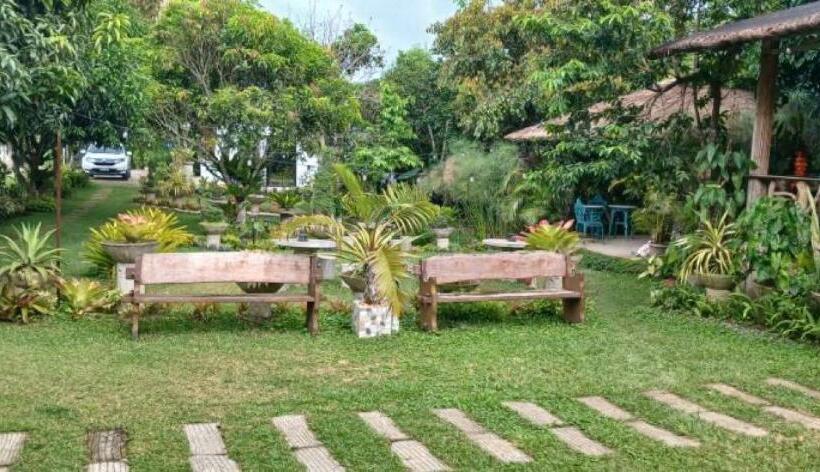 هتل Bf Farm Silang