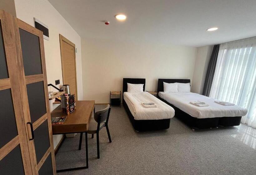 호텔 New Garden Airport