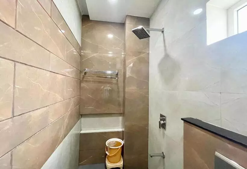 Le Grace ! Haridwar होटल ले ग्रेस, ஹோட்டல் லீ கிரேஸ் Fully Air Conditioned Hotel, Lift Wifi And Park