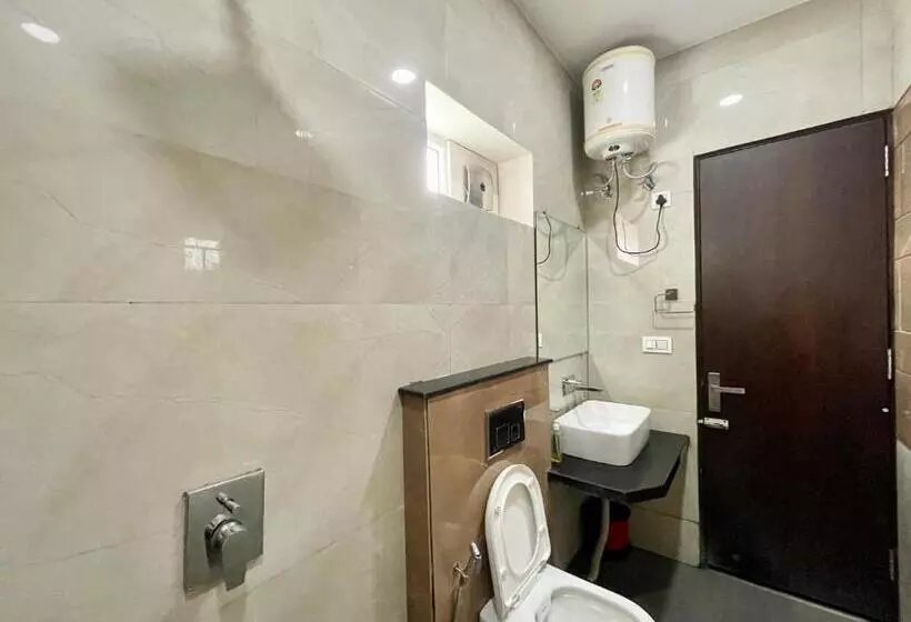 Le Grace ! Haridwar होटल ले ग्रेस, ஹோட்டல் லீ கிரேஸ் Fully Air Conditioned Hotel, Lift Wifi And Park