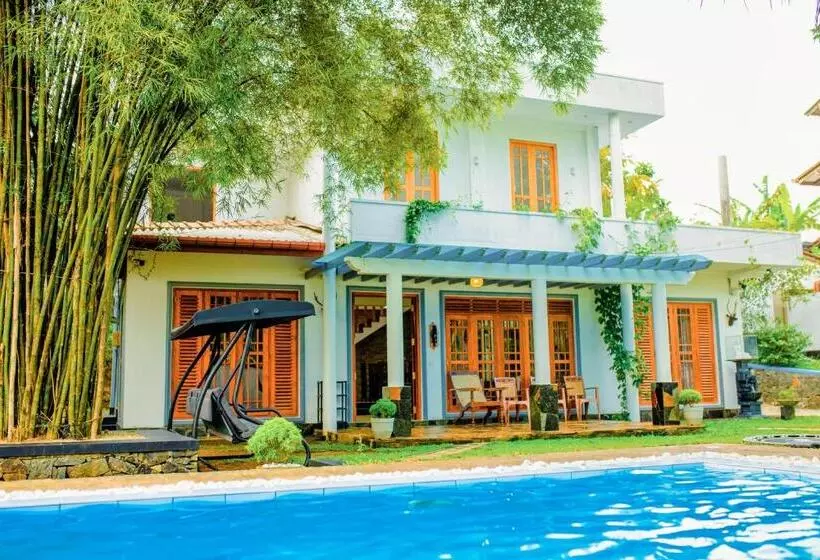 Majatalo The One Hikkaduwa