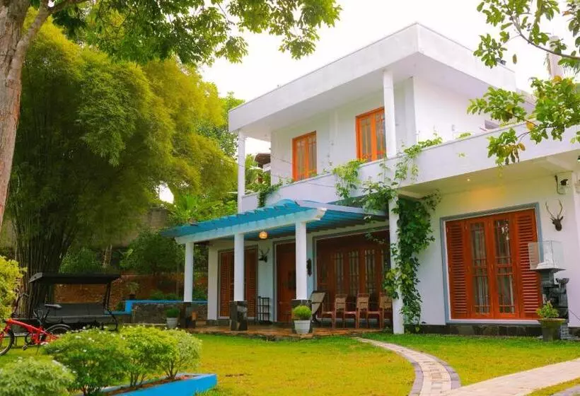 Majatalo The One Hikkaduwa