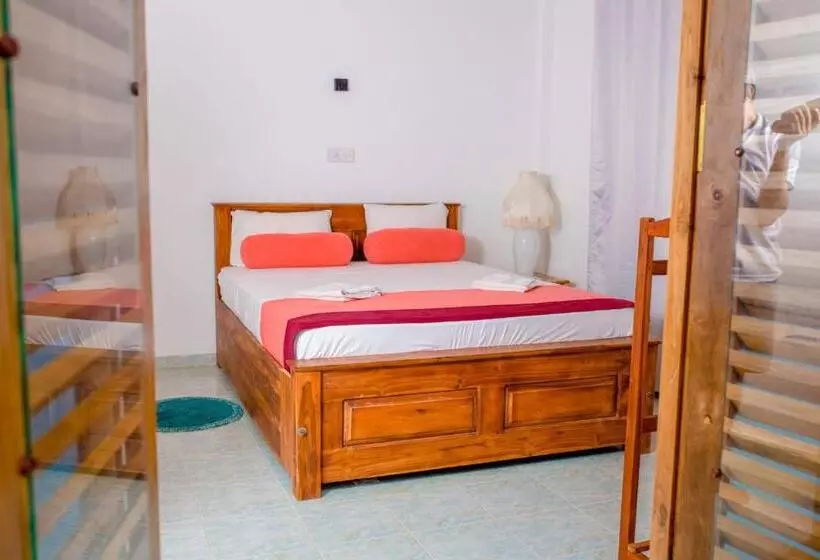 Majatalo The One Hikkaduwa