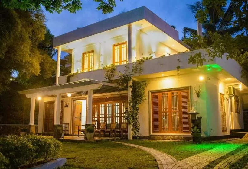 Majatalo The One Hikkaduwa