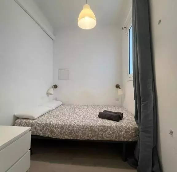 هاستل Private Rooms Near Parallel Av