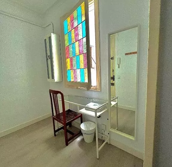 هاستل Private Rooms Near Parallel Av