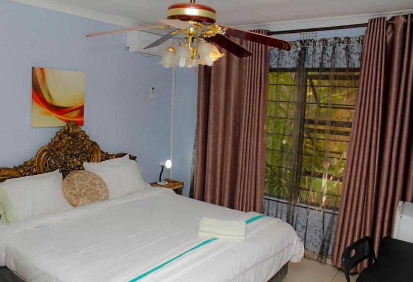 تختخواب و صبحانه Bgh Lodge