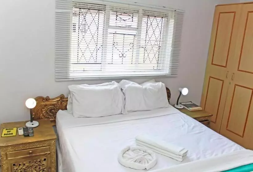 تختخواب و صبحانه Bgh Lodge