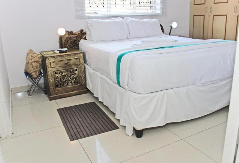 تختخواب و صبحانه Bgh Lodge