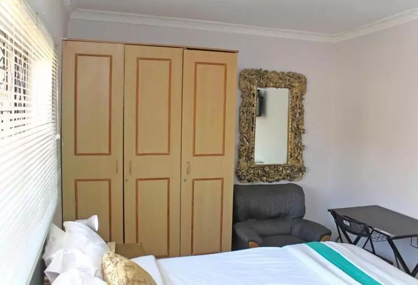 تختخواب و صبحانه Bgh Lodge