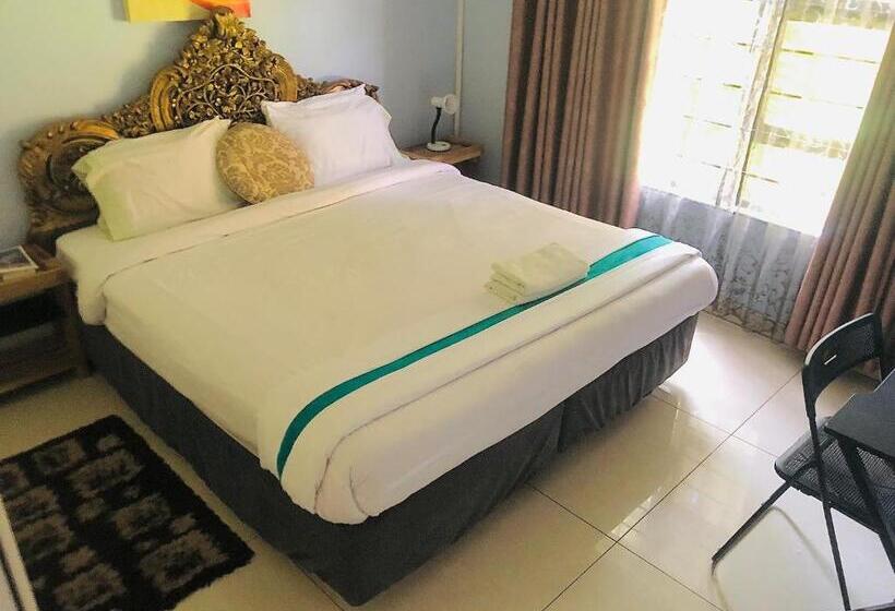 تختخواب و صبحانه Bgh Lodge