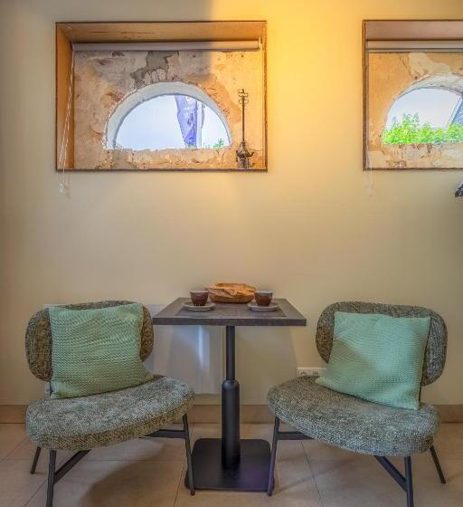 Nocleg ze śniadaniem Unieke Bed En Breakfast Met Historisch Verhaal In Ferwert