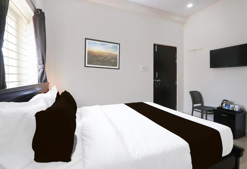 Super Hotel O Adibatla