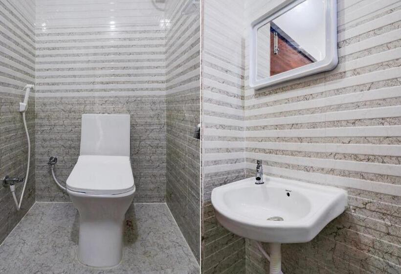 Super Hotel O Adibatla