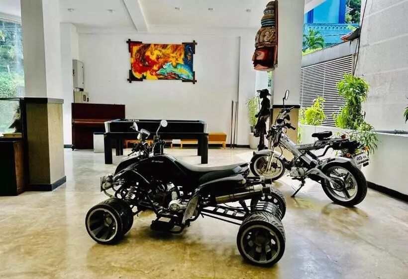 هتل Gallery City