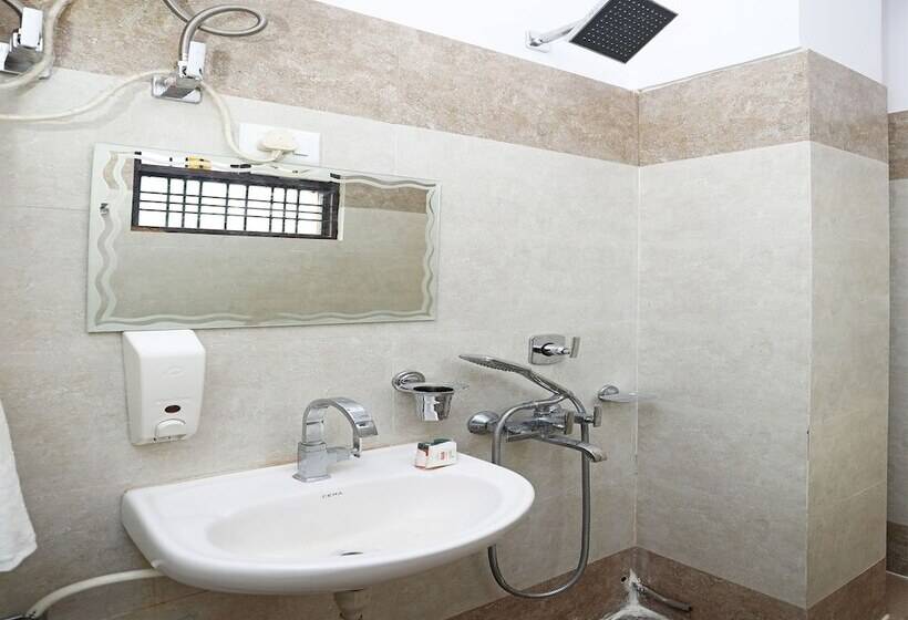 Hotel Fabexpress Dhawal Inn