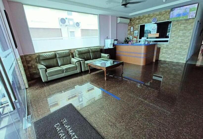 Lavender Riverside Hotel Hostel