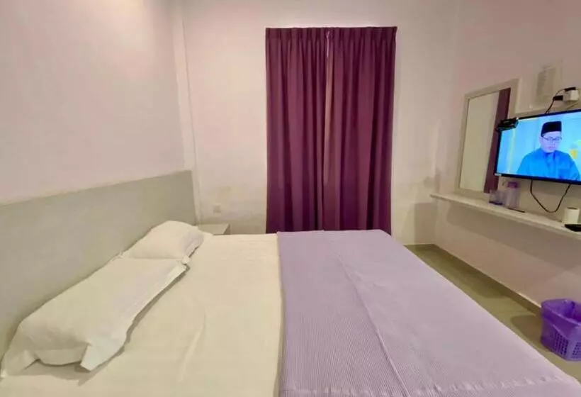 Lavender Riverside Hotel Hostel