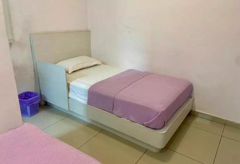 Lavender Riverside Hotel Hostel