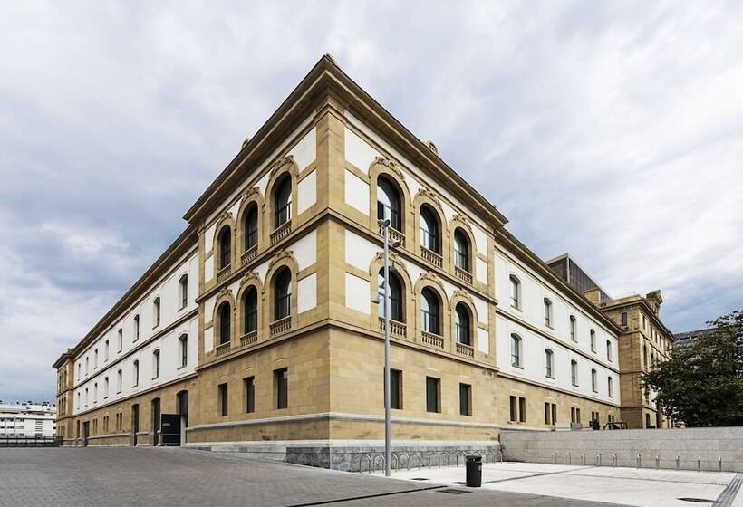 فندق One Shot Tabakalera House