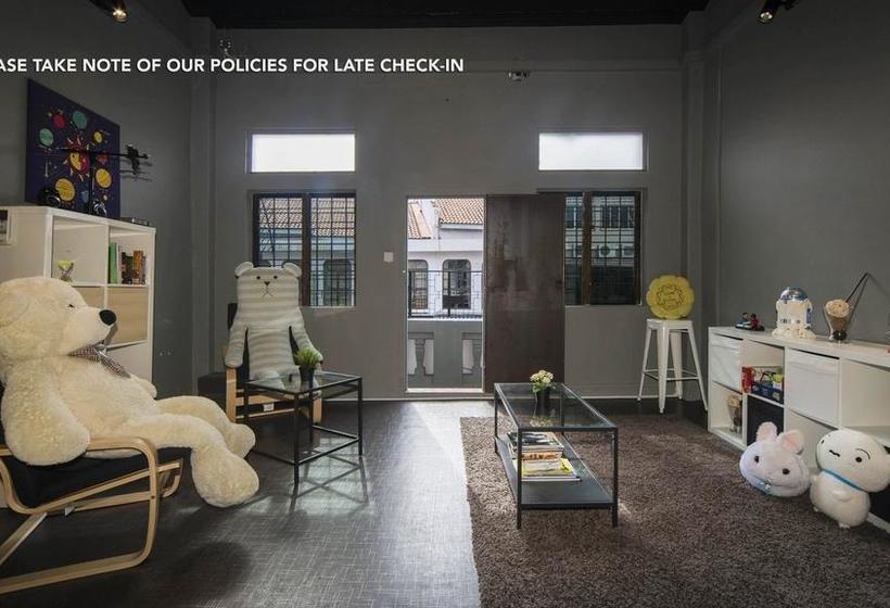 Zen Hostel Race Course Rd